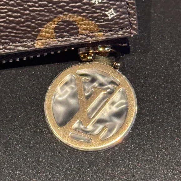 Brand NEW Louis Vuitton Vivienne Monogram Romy Coin Cardholder, M82852 - Picture 3 of 5